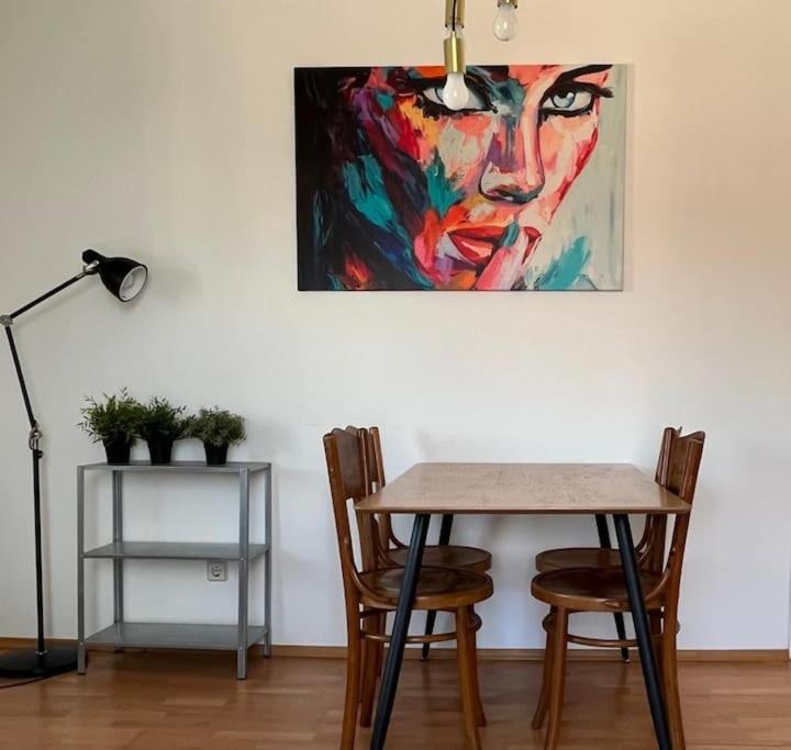 Cozy City Center Apartment กราซ ภายนอก รูปภาพ