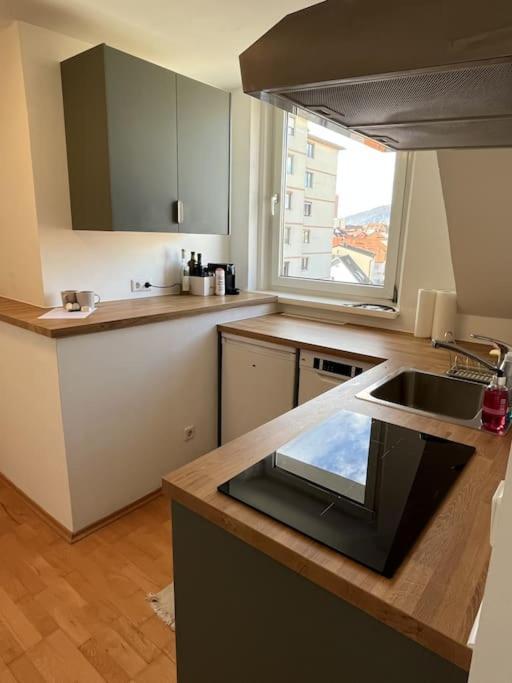 Cozy City Center Apartment กราซ ภายนอก รูปภาพ